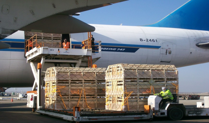 建湖到加拿大空运公司